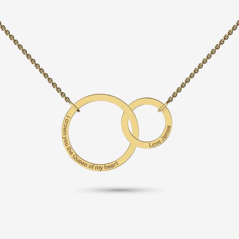 Interlocking rings necklace in solid gold with engraving