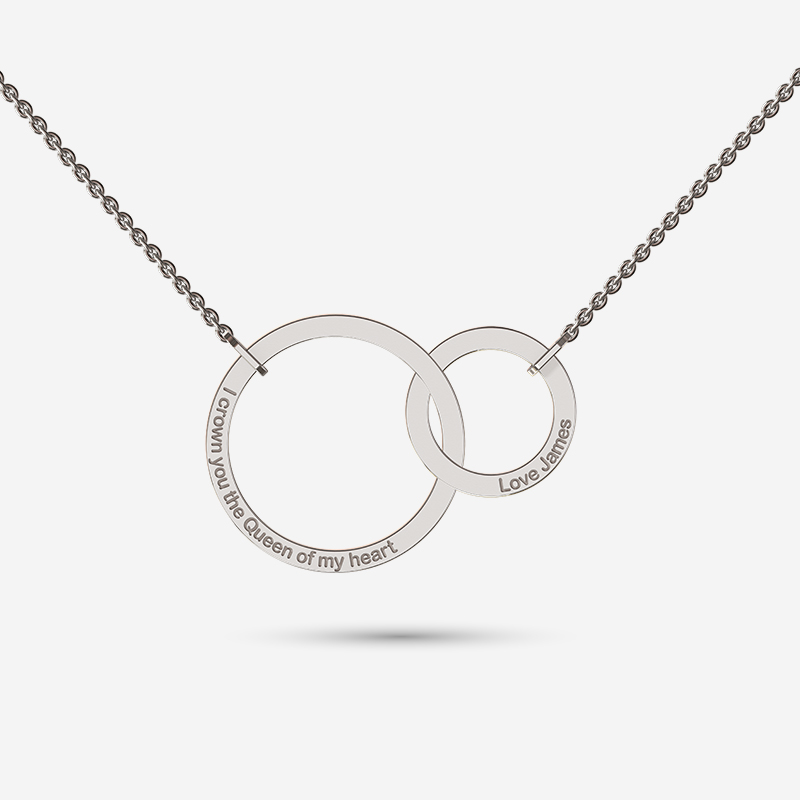 Interlocking rings as a necklace in sterling silver